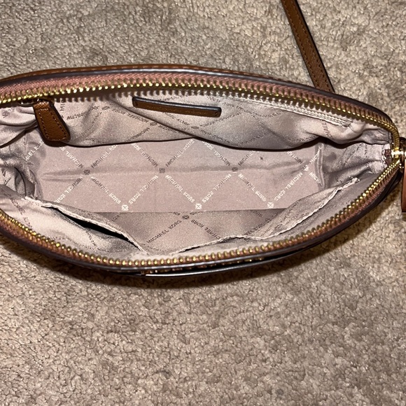 Michael Kors Purse - Picture 5 of 7